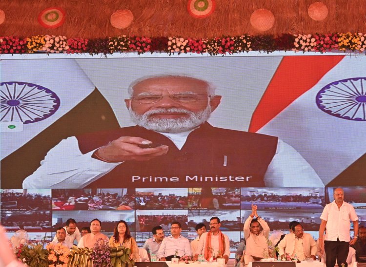 डबल इंजन सरकार की प्राथमिकता ही हमारी माताओं बहनों का कल्याण : प्रधानमंत्री नरेंद्र मोदी