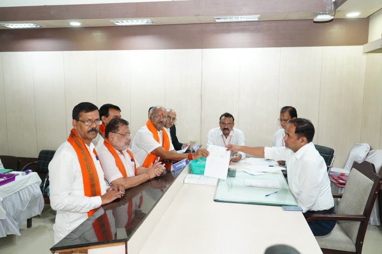 रायपुर लोकसभा प्रत्याशी बृजमोहन अग्रवाल और विकास उपाध्याय ने दाखिल किया नामांकन