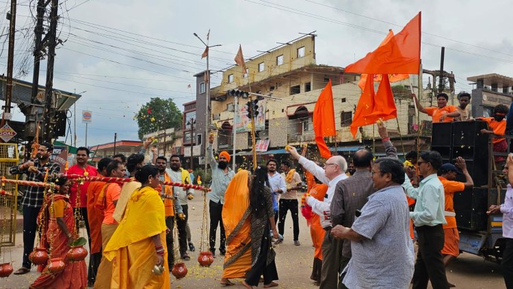 भाजपा मंडल भानुप्रतापपुर ने कावड़ियों का पुष्प वर्षा से किया स्वागत