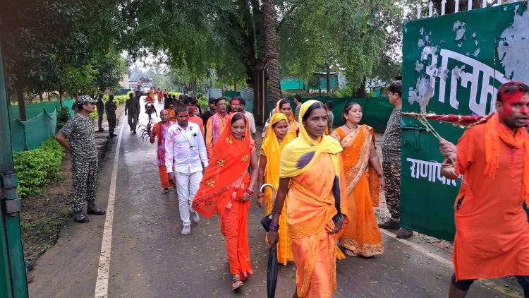 कावड़ियों को 41वीं वाहिनी आईटीबीपी ने सुरक्षा के साथ कराया जलपान