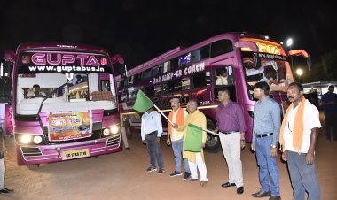 कलेक्टर ने अयोध्या के लिए 87 तीर्थ यात्रियों को किया रवाना