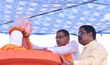 भारत रत्न स्व. अटल बिहारी बाजपेयी के प्रतिमा का प्रभारी मंत्री  टंकराम वर्मा ने किया अनावरण