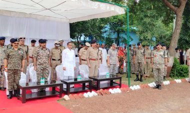शहीद जवानों को छत्तीसगढ़ सरकार की ओर से मंत्री टंकराम वर्मा ने दी श्रद्धांजलि