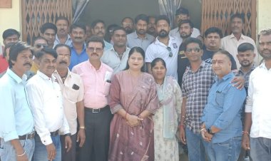 सर्व नाई सेन समाज को महापौर ने किया बर्तन,साउंड सिस्टम, कुर्सी सामग्री का वितरण