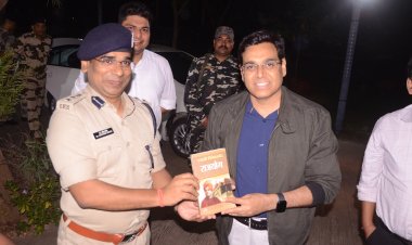 12वीं फेल : रियल हीरो आईपीएस मनोज शर्मा पहुंचे नालंदा परिसर,कला केंद्र को सराहा