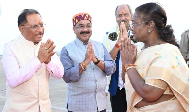 राष्ट्रपति द्रौपदी मुर्मु को भावभीनी विदाई : दो दिवसीय छत्तीसगढ़ प्रवास के बाद विशेष विमान से नई दिल्ली रवाना