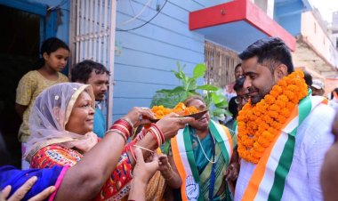 कांग्रेस प्रत्याशी आकाश शर्मा ने दो वार्डों में किया जनसंपर्क