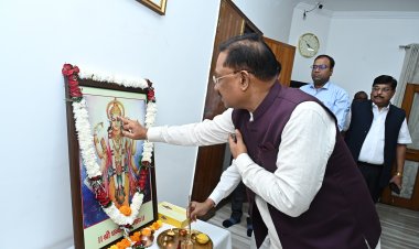 मुख्यमंत्री ने भगवान धन्वंतरि की पूजा अर्चना कर प्रदेशवासियों के लिए मांगा आरोग्य का वरदान
