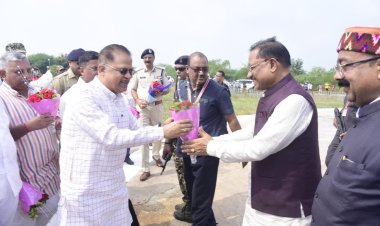 मुख्यमंत्री विष्णुदेव साय का बिलासपुर पहुंचने पर हेलीपैड पर स्वागत