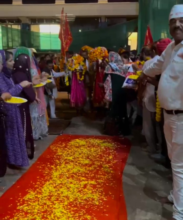 सिन्धु भवन में हिंगलाजिन माता रानी के छत्र को आमंत्रित किया गया