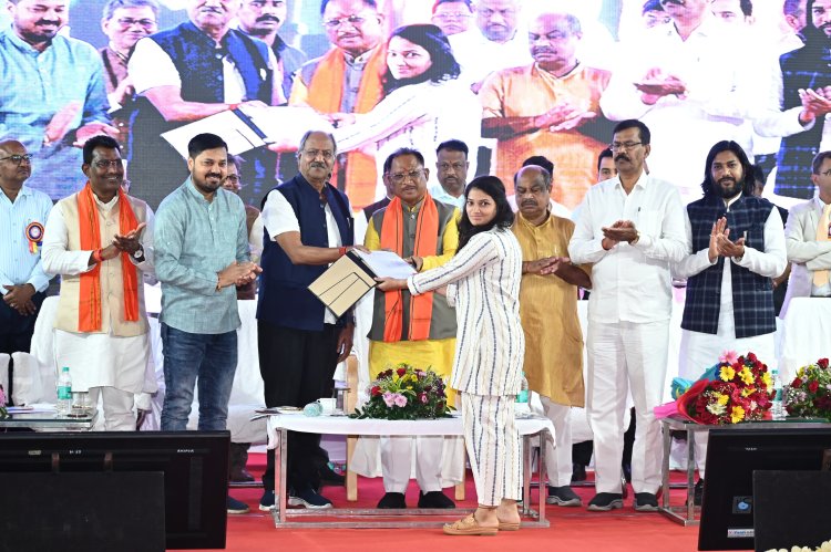 मुख्यमंत्री ने छत्तीसगढ़ की तीनों पवार कंपनियों में चयनित कनिष्ठ यंत्रियों को प्रदान किए नियुक्ति पत्र