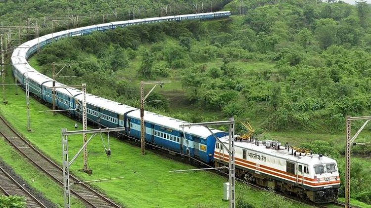 बिलासपुर-लोकमान्य तिलक टर्मिनल के मध्य एक फेरे के लिए दीवाली स्पेशल ट्रेन की सुविधा