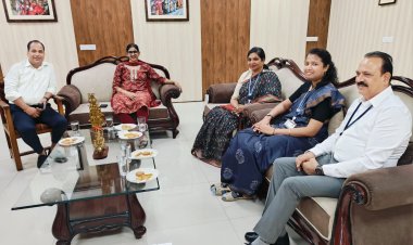 मुख्य निर्वाचन पदाधिकारी रीना बाबासाहेब कंगाले से भारत निर्वाचन आयोग से नियुक्त प्रेक्षकों ने की मुलाकात