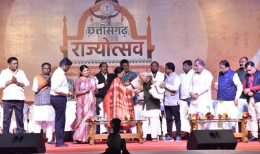 छत्तीसगढ़ राज्य के 24वें स्थापना दिवस पर जगदलपुर में धूमधाम से मनाया गया राज्योत्सव