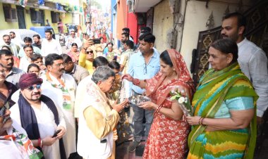 नेता प्रतिपक्ष डॉ.चरणदास महंत ने आकाश शर्मा के पक्ष में किया जनसंपर्क