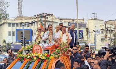 रायपुर दक्षिण को भाजपामय करने प्रचार के अंतिम दिन बीजेपी नेताओं ने लगाया पूरा जोर,रोड शो से फिर कमल खिलाने मांगा समर्थन