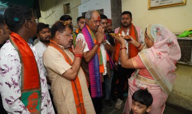 सांसद बृजमोहन का डोर टू डोर कैंपेन : मतदान से पहले चला बैठकों का दौर,जनता से वोट की अपील