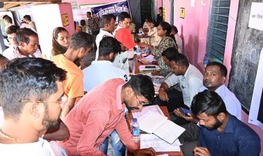 जिला स्तरीय जनसमस्या निवारण शिविर में अधिकारी रहे नदारद
