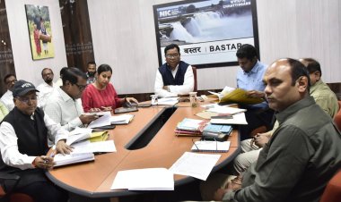 ग्रामीणों की धान खरीदी से संबधित समस्याओं का करवाएं निराकरण : कमिश्नर डोमन सिंह