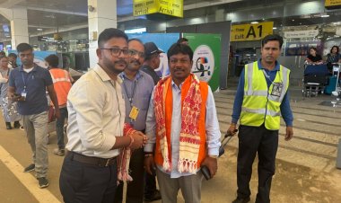 अध्ययन दौरे पर सांसद महेश कश्यप,गुवाहाटी एयरपोर्ट पर हुआ स्वागत