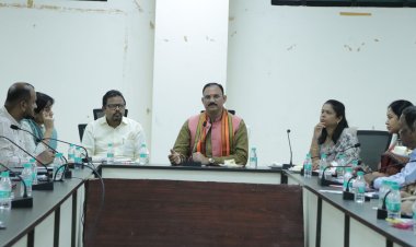 मंत्री श्याम बिहारी जायसवाल ने की स्वास्थ्य विभाग के योजनाओं की समीक्षा