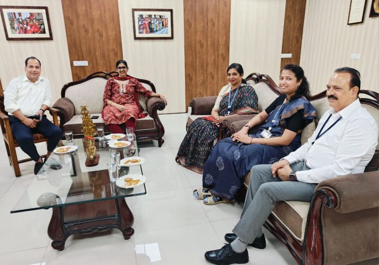 मुख्य निर्वाचन पदाधिकारी रीना बाबासाहेब कंगाले से भारत निर्वाचन आयोग से नियुक्त प्रेक्षकों ने की मुलाकात