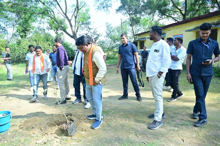 सीसी सड़क निर्माण के भूमिपूजन सहित अन्य कार्यक्रम में शामिल हुए बस्तर सांसद महेश कश्यप