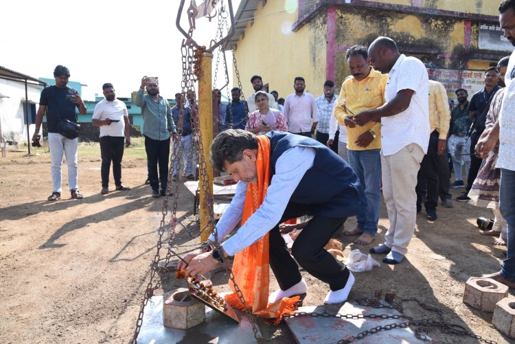 विधायक किरणदेव ने पल्ली धान खरीदी केंद्र में पूजा-अर्चना कर धान खरीदी का किया शुभारंभ