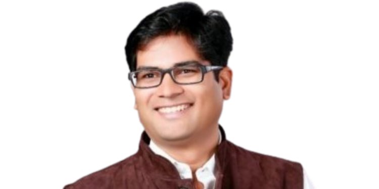 CG Breaking : शासकीय सेवकों पर आश्रितों के लिए आय की अधिकतम सीमा में वृद्धि, वित्त विभाग से मिली मंजूरी