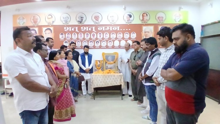 शहर जिला कांग्रेस कमेटी ने सादगीपूर्ण मनाई स्व. इंदिरा गांधी की जयंती