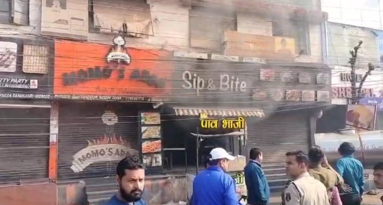 Raipur Breaking : तेलीबांधा इलाके के CAFE में लगी आग