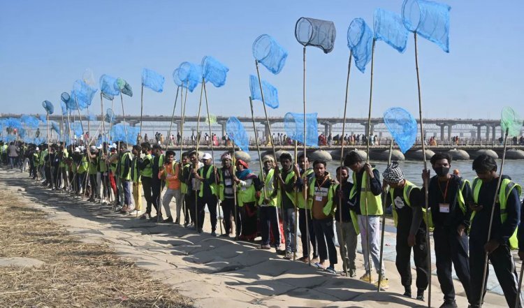 अब बना स्वच्छता का विश्व कीर्तिमान...15 हजार कर्मचारियों ने दस किलोमीटर में सफाई कर बनाया रिकॉर्ड