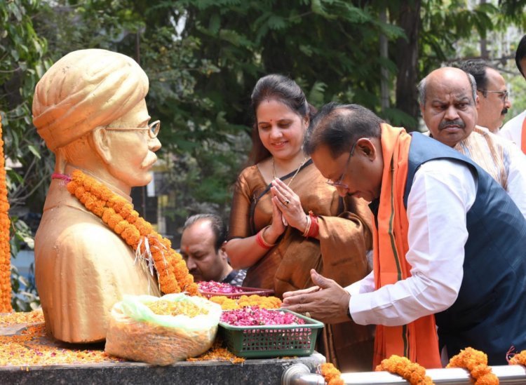 मुख्यमंत्री साय ने स्वतंत्रता संग्राम सेनानी मधुसूदन दास की प्रतिमा पर किया माल्यार्पण