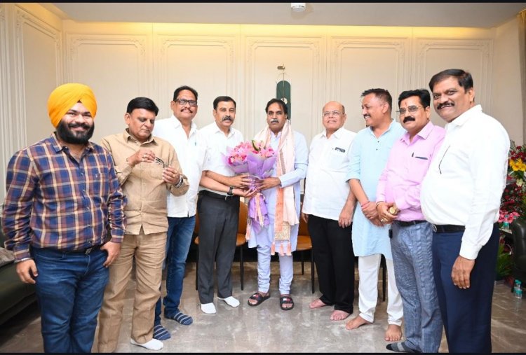 कैट ने रायपुर पश्चिम विधायक राजेश मूणत से मुलाकात कर उन्हें दी जन्मदिन की हार्दिक शुभकामनांए