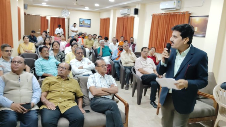 'प्रकृति की ओर सोसायटी' द्वारा आयोजित " गर्मी में पौधों की देखरेख कैसे की जाए" विषय पर आयोजित की गई कार्यशाला