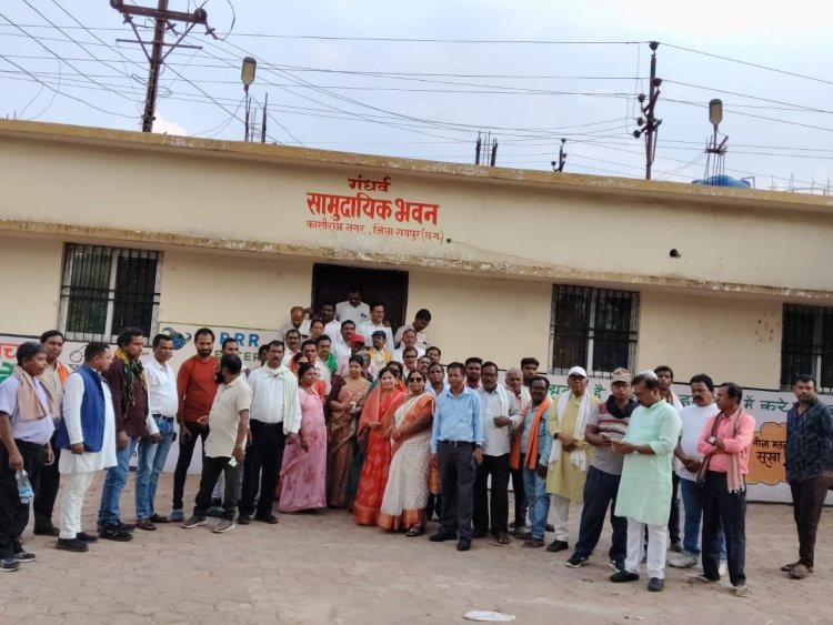 निगम ने काशी नगर स्थित गंधर्व भवन पर लगाया ताला