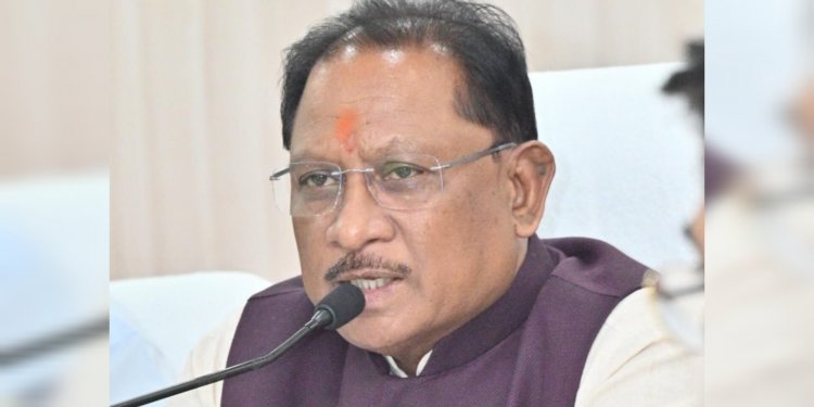 87.50 लाख के इनामी 24 हार्डकोर नक्सलियों ने किया आत्मसमर्पण,मुख्यमंत्री साय बोले-नक्सली समझ चुके हैं...