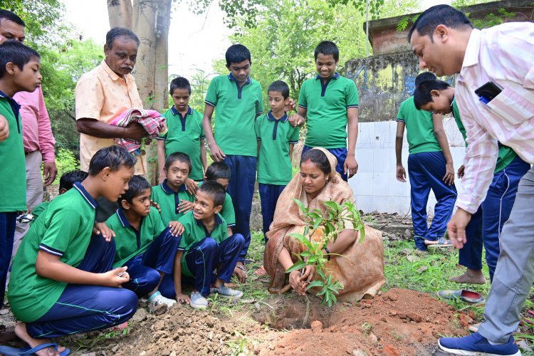 मंत्री लक्ष्मी राजवाड़े ने किया बाल गृह का निरीक्षण