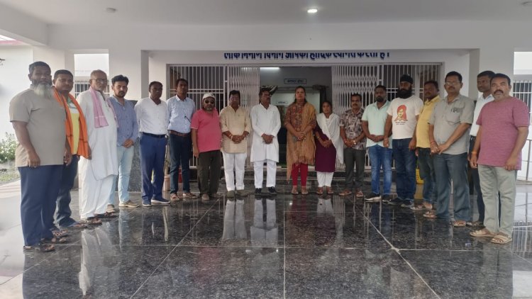 बागबाहरा में अहमदाबाद विमान हादसे के मृतकों को दी गई श्रद्धांजलि