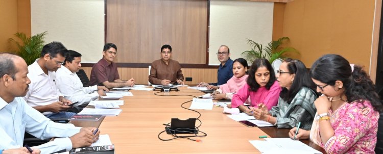 राजस्व प्रकरणों का समय-सीमा में निराकरण नहीं करने वाले अधिकारियों पर होगी कार्यवाही : टंकराम वर्मा