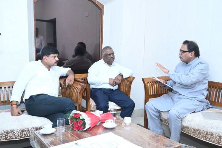 विधायक राजेश मूणत ने महाप्रबंधक दक्षिण पूर्व मध्य रेलवे से भेंट कर सौंपा ज्ञापन