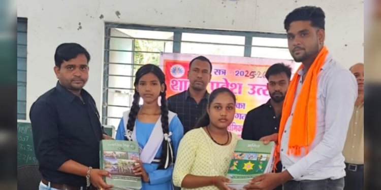 जनप्रतिनिधियों की मौजूदगी में खोखरा में हुआ शाला प्रवेश उत्सव