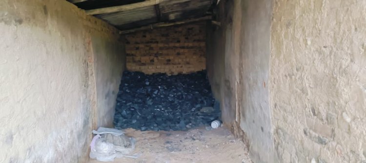 चोरी का 3 टन कोयला जब्त,गैराज में किया गया था डंप