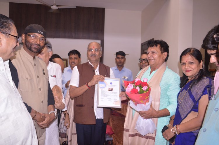 देश में बने नंबर वन रक्तदाता,175 बार रक्तदान कर बनाया रिकॉर्ड,सांसद बृजमोहन अग्रवाल ने किया सम्मान
