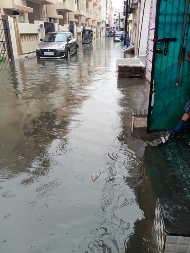 रायपुर समेत कई शहरों में सुबह से जोरदार बारिश