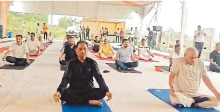 भाजपा के प्रशिक्षण शिविर की दूसरे दिन की शुरुआत योगाभ्यास से हुई