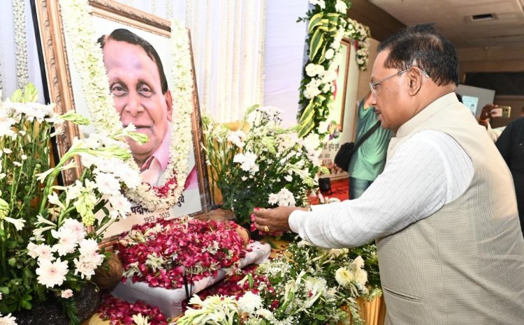 सभी को हंसाने वाला कवि हमें रुलाकर चला गया : मुख्यमंत्री साय