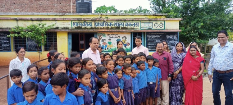 कलेक्टर डॉ. गौरव सिंह ने आंगनबाड़ी,स्कूल और धान संग्रहण केंद्रों का लिया जायजा