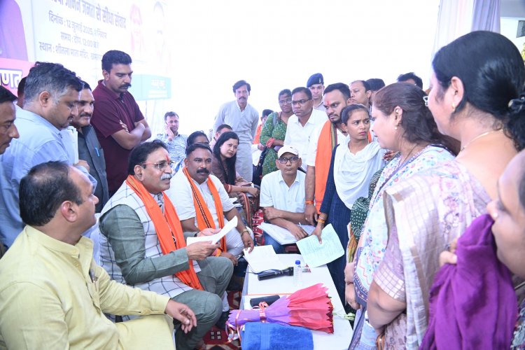 राजेश मूणत ने जन चौपाल में जनता को भरोसा दिलाया " मैं राजनीति नहीं, सेवा करने आया हूं"