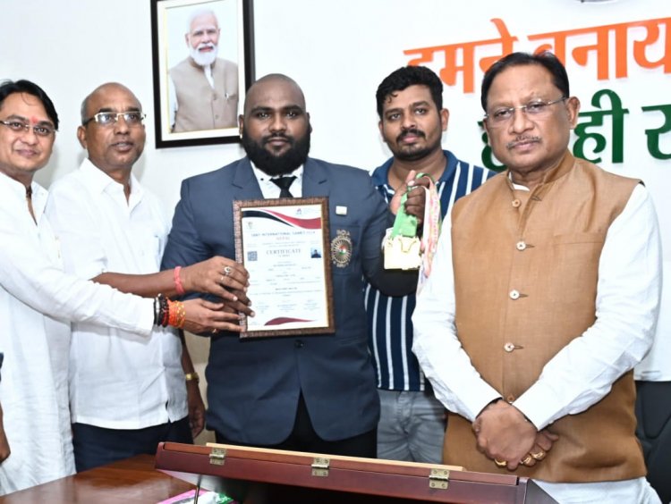 छत्तीसगढ़ के प्रेम राजन रौतिया ने इंटरनेशनल पावरलिफ्टिंग में जीता स्वर्ण पदक, मुख्यमंत्री साय से की मुलाकात